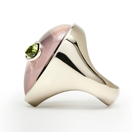 Signature-alien-ring-white-gold-with-rose-quartz-and-peridot