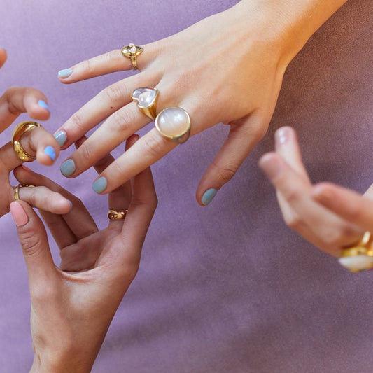 Alien-pinky-ring-mars-attacks-yellow-gold-with-enamel