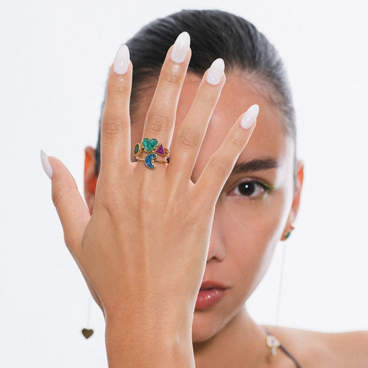 Triangle-sticker-ring-yellow-gold-with-orange-moonstone