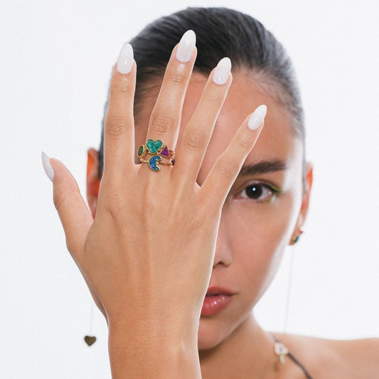 Triangle-sticker-ring-yellow-gold-with-lavender-chalcedony
