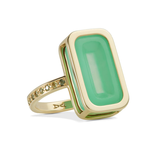 Pfefferminz-ring-kiwi-stoned-yellow-gold-with-chrysoprase-and-sapphire