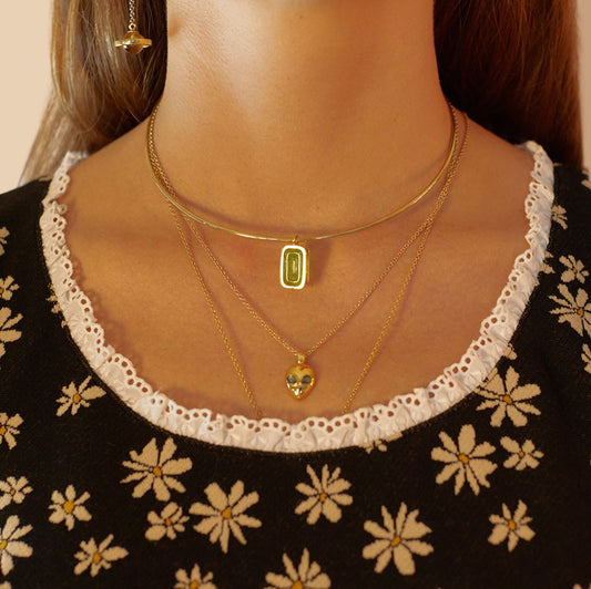 Pfefferminz-choker-apple-yellow-gold-with-peridot